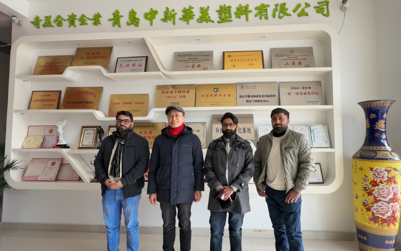 巴基斯坦客戶合影留念